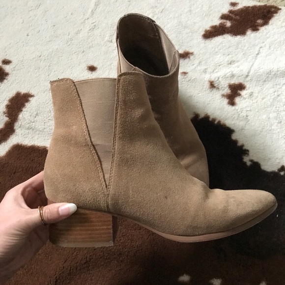 UO Chelsea Booties - Picture 4 of 12